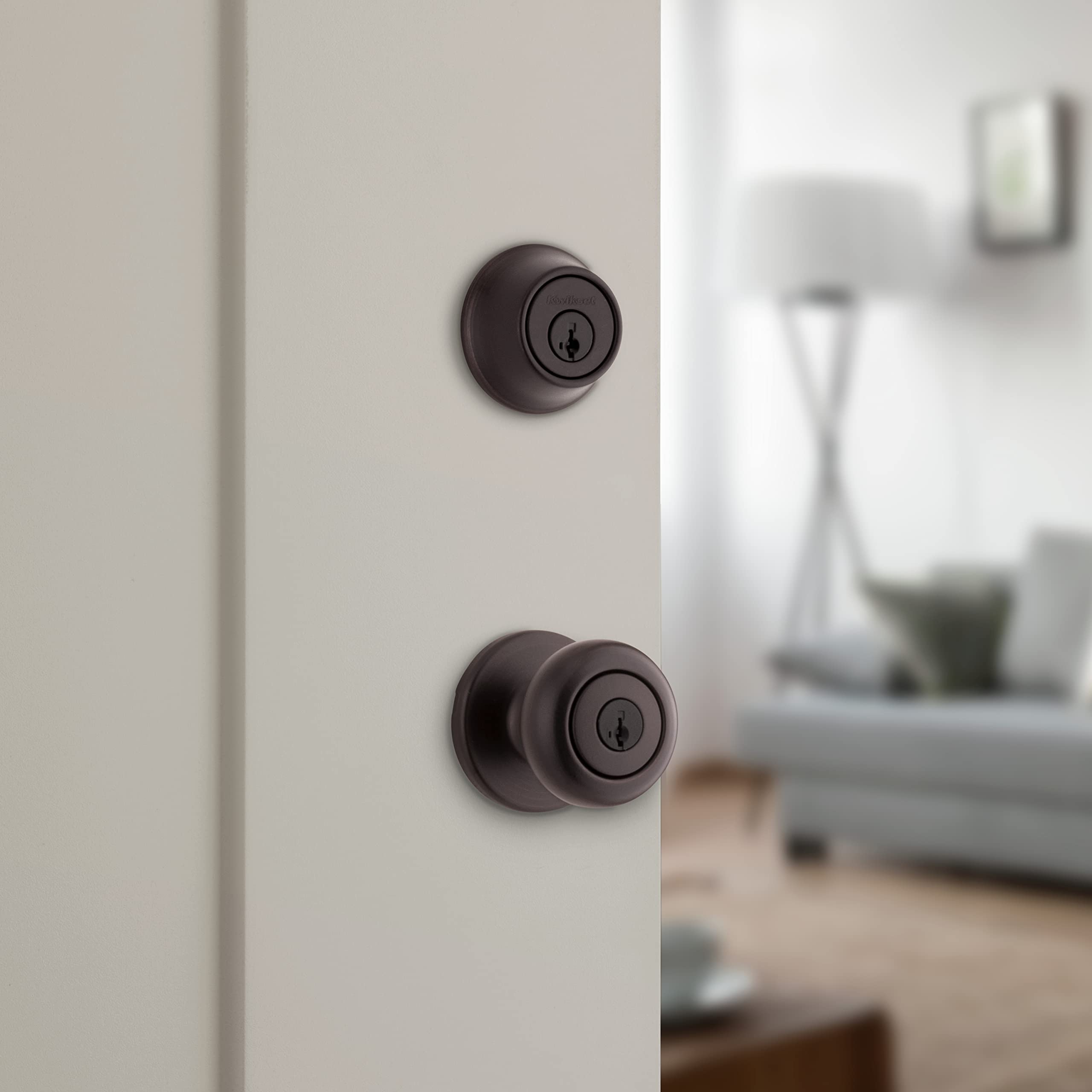 Kwikset 690 Cove adjustable backset image demonstrating 2-3/4 inch compatibility.