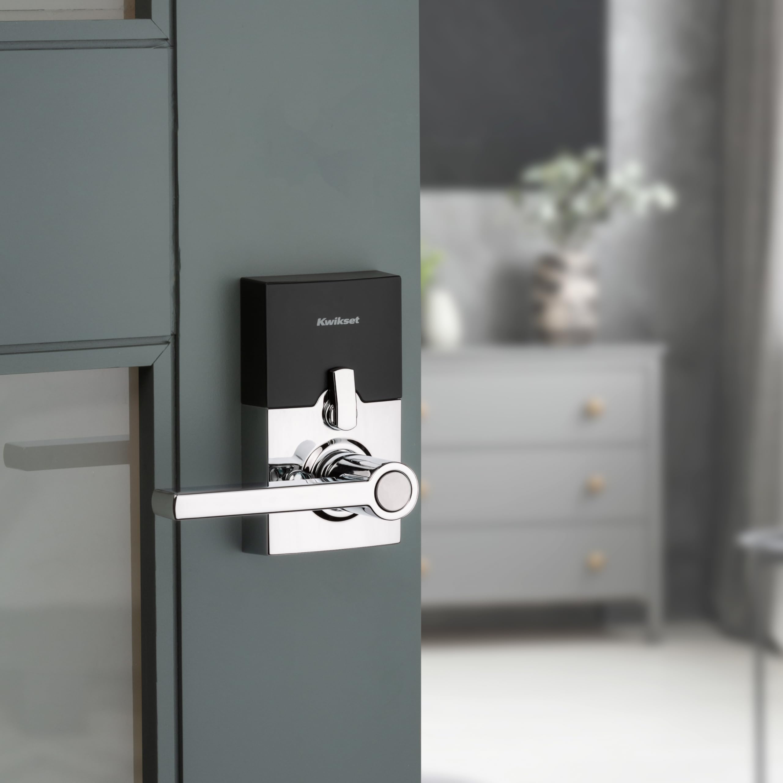 Auto-lock feature demonstrates convenient timing for security.