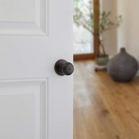 Kwikset Cove installation hardware included for a quick, tool-free setup.