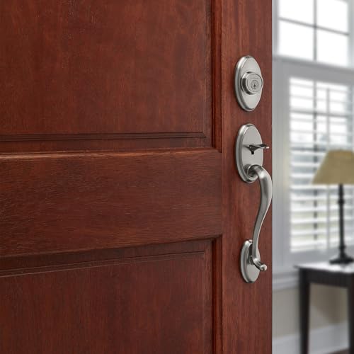 Interior Tustin lever on the Shelburne set complements modern design
