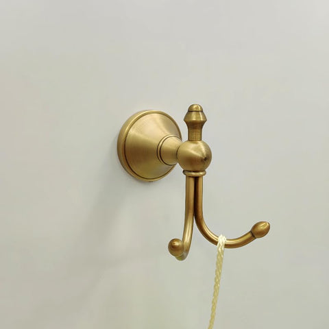 KWQKEM brushed bronze finish detail adds rust proof elegance to any space.