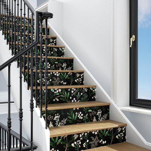 Laatse Dark Floral Wallpaper gold-outline-detail adds an elegant accent.