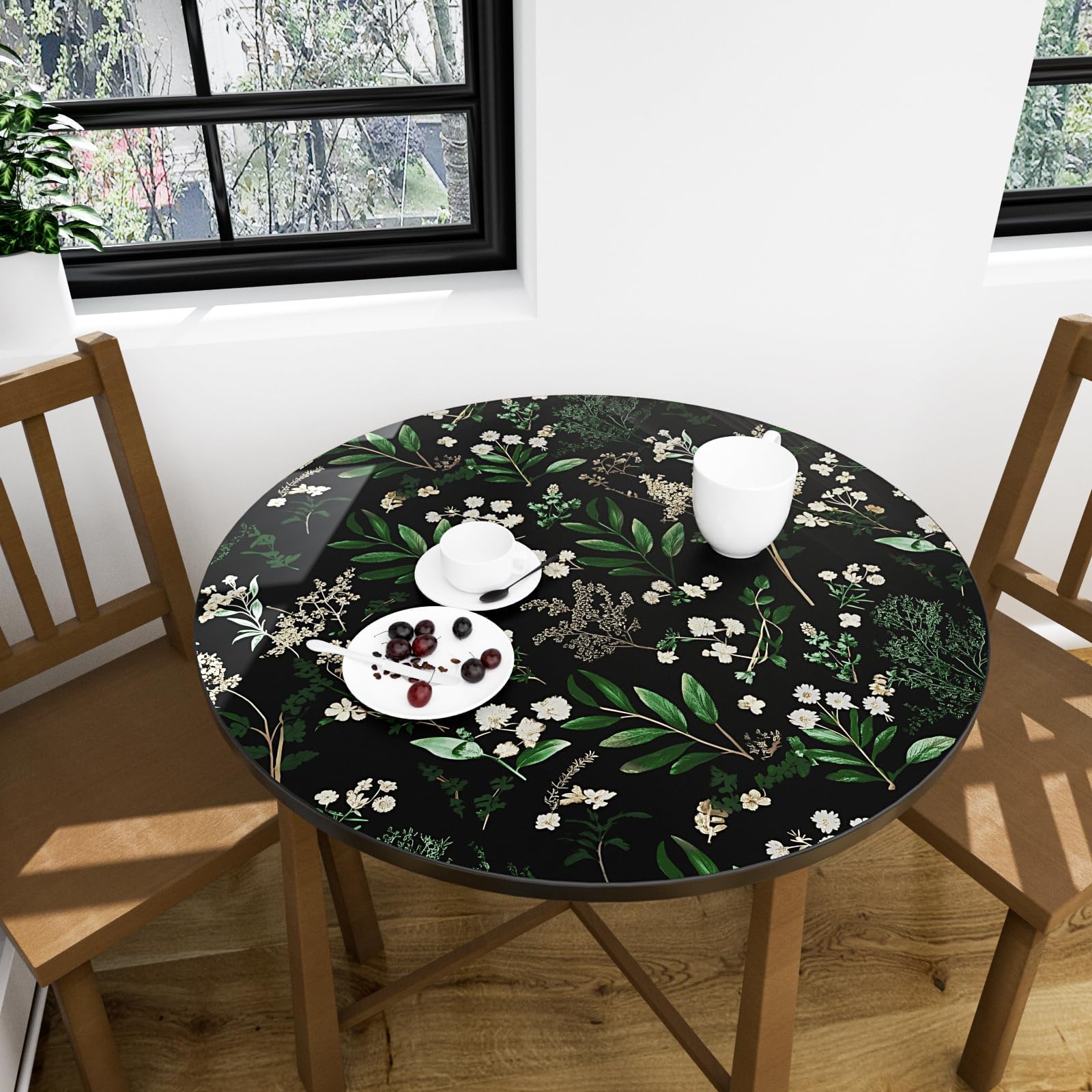 Laatse Dark Floral Wallpaper green-leaf-pattern evokes vintage charm and botanical vibe.