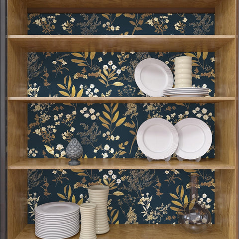 Laatse leaf design wallpaper adds vintage texture and depth