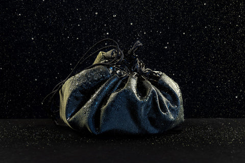 Lay-n-Go Defender bag water resistant fabric in use