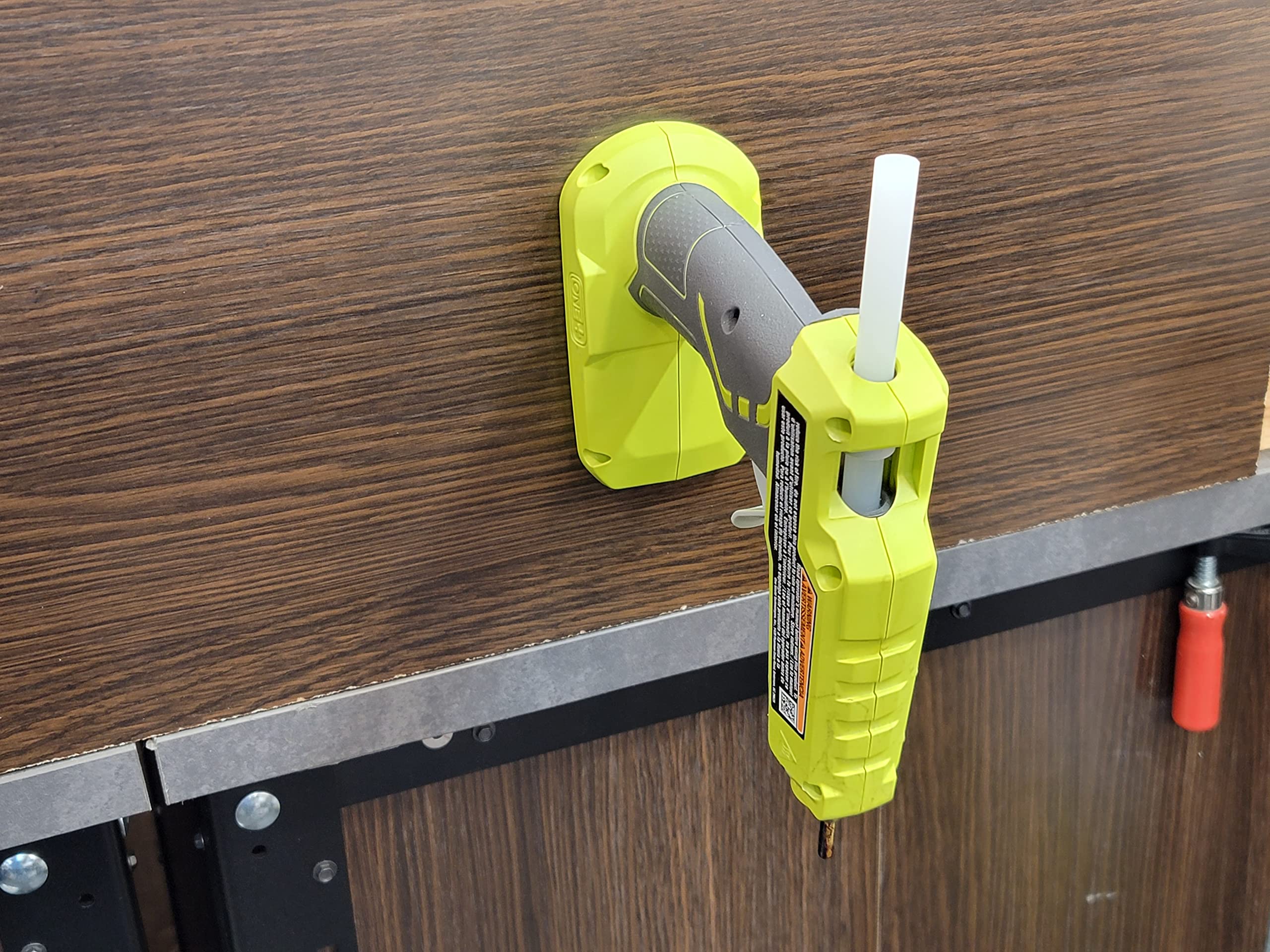 L&B 3D Ryobi 18V organized-workbench image shows tidy workflow