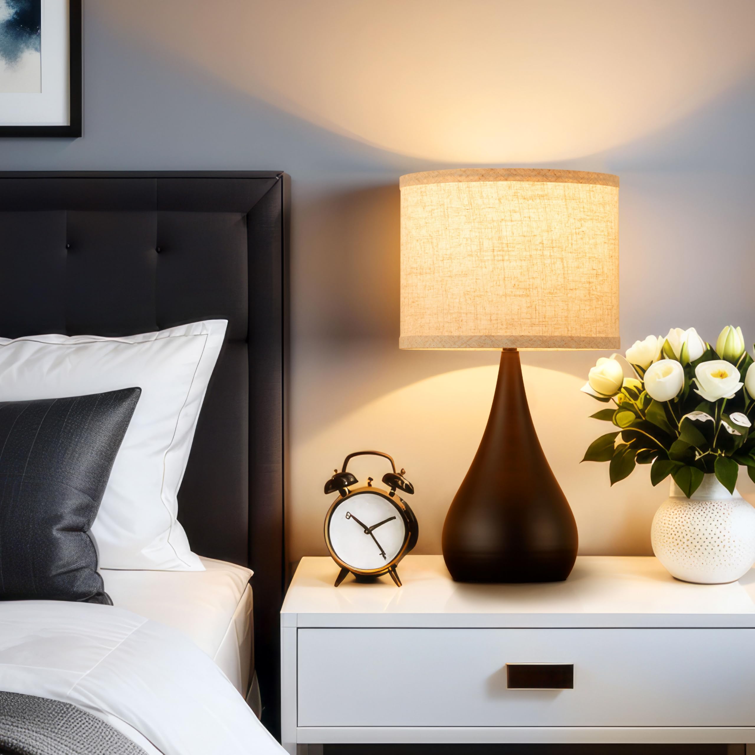 Leasgy 18.1'' linen shade delivers soft diffusion and comfortable lighting.