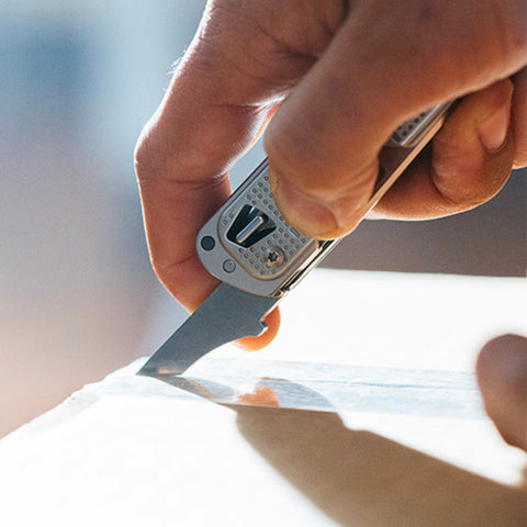 Leatherman Free T2 ergonomic design fits the palm for comfort