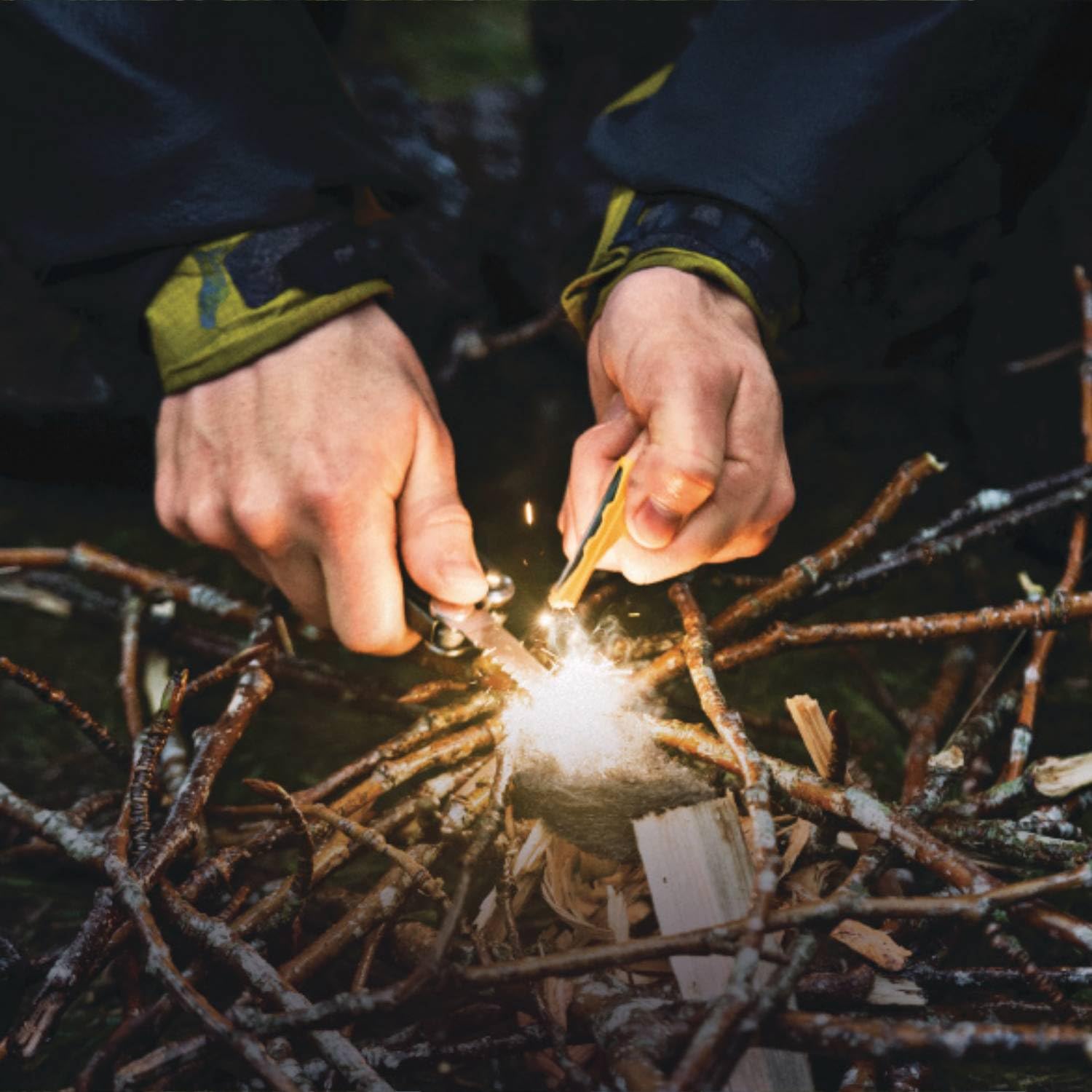 LEATHERMAN Signal safety whistle for signaling help