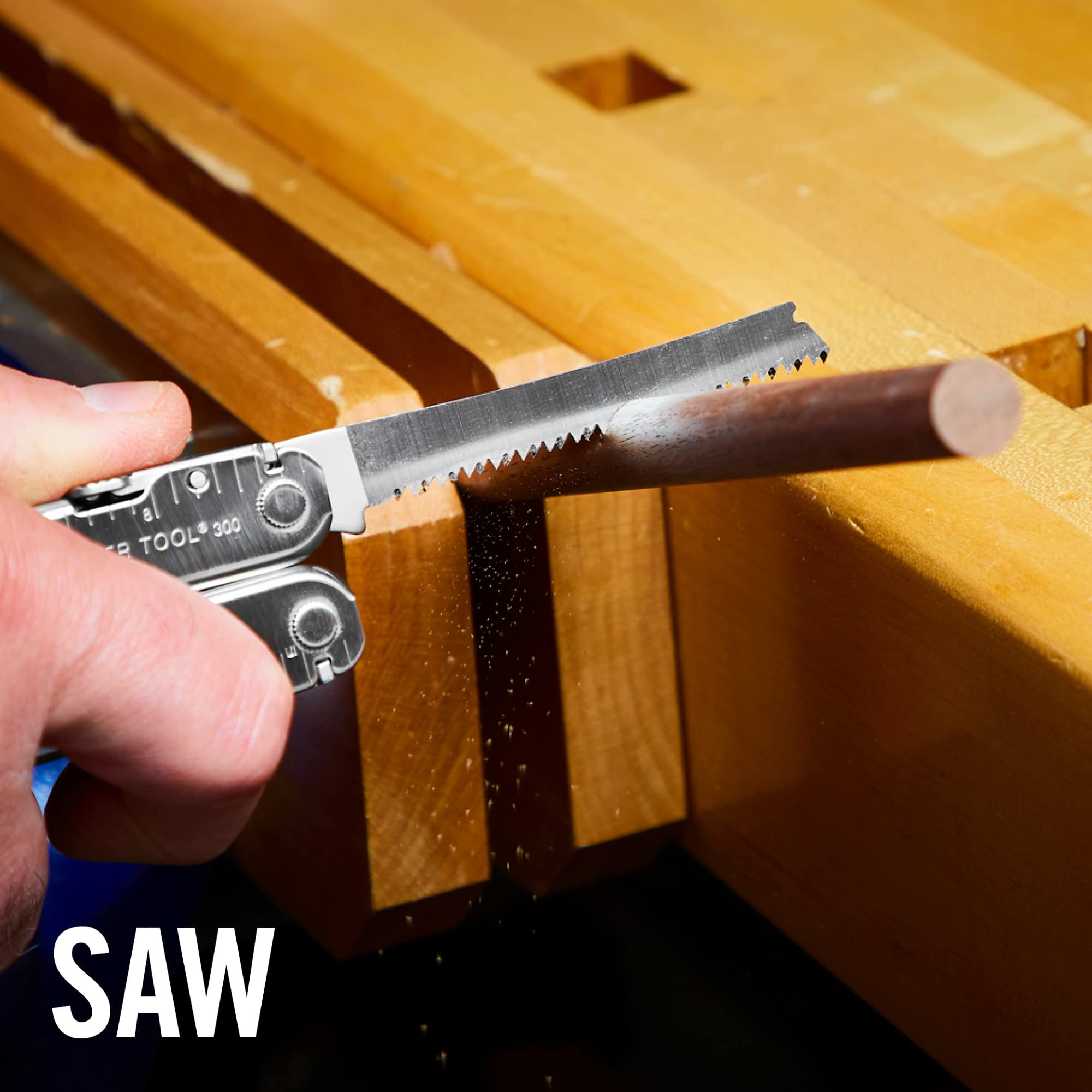 Leatherman Super Tool 300 glove-friendly handle for secure grip