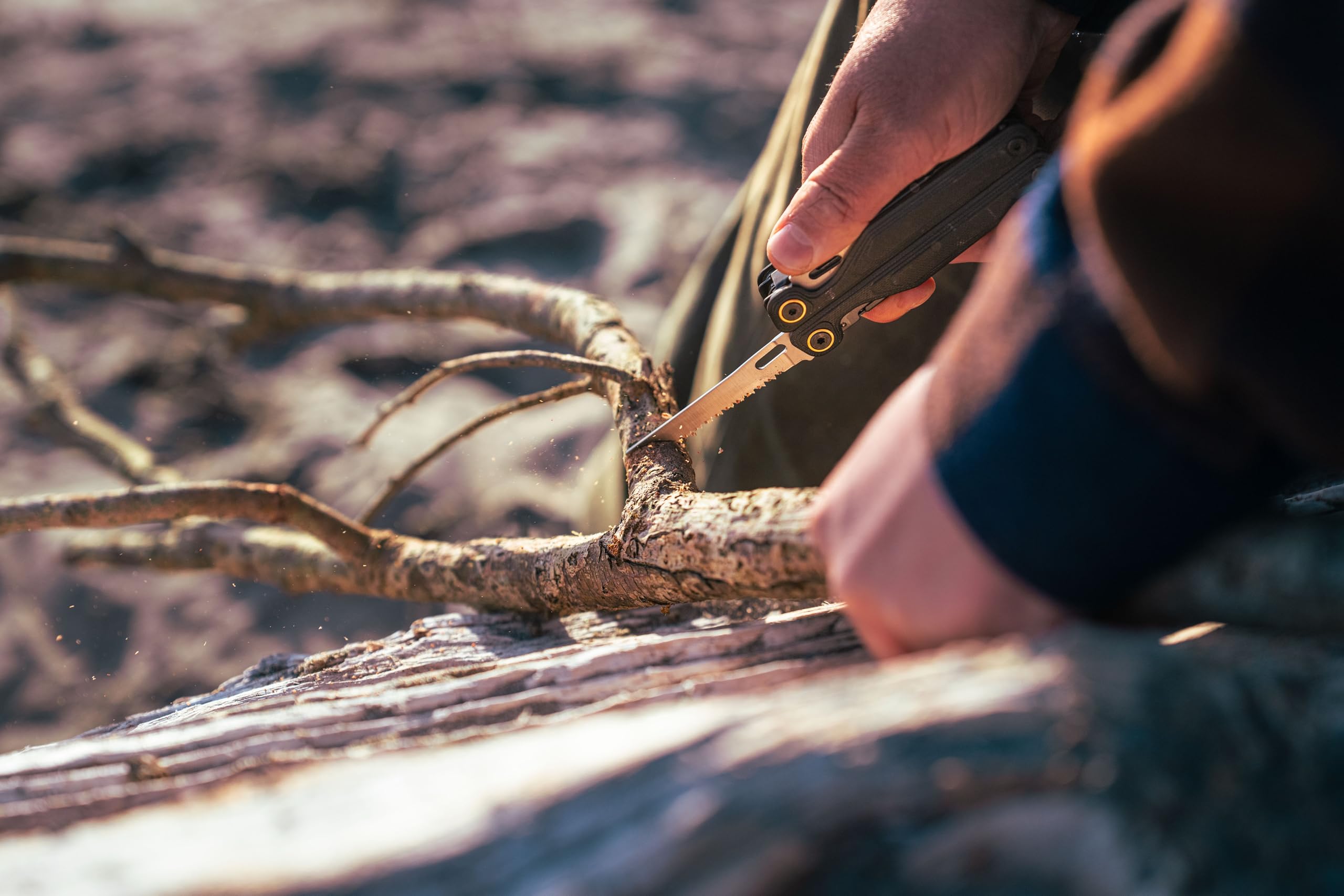 Factory-built full-size scissors on Wave Alpha for tough materials