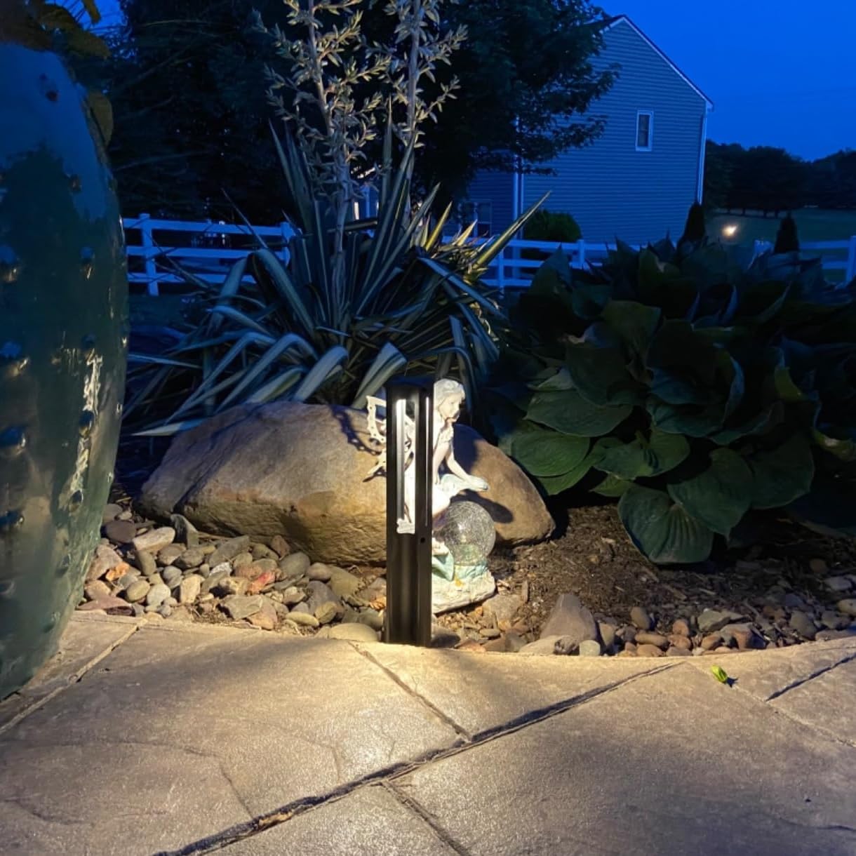 LEONLITE 3W LED path light brightens a driveway with warm white glow