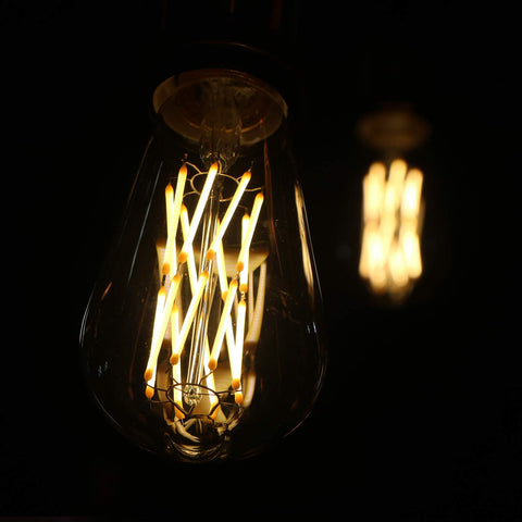 Leools vintage lighting Edison bulb ideal for living rooms and cafes.