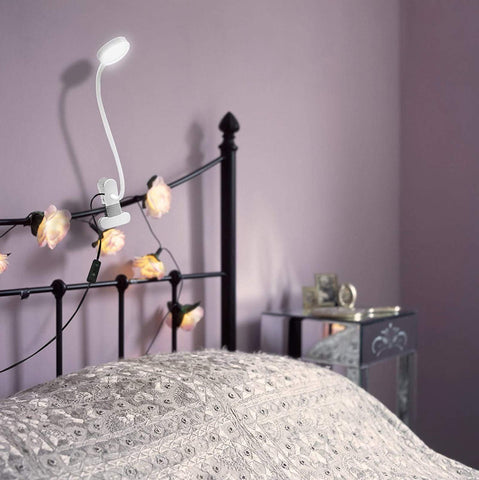 LEPOWER eye-protection design delivers soft, flicker-free lighting for long study sessions.