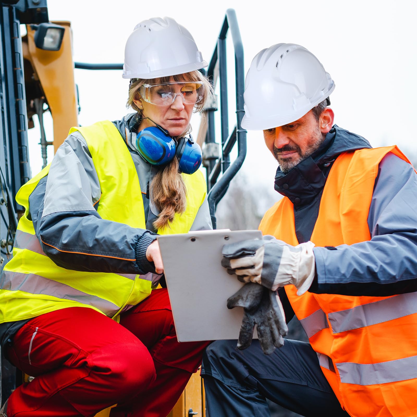 Leumoi safety helmet designed for work at heights and rescue tasks.