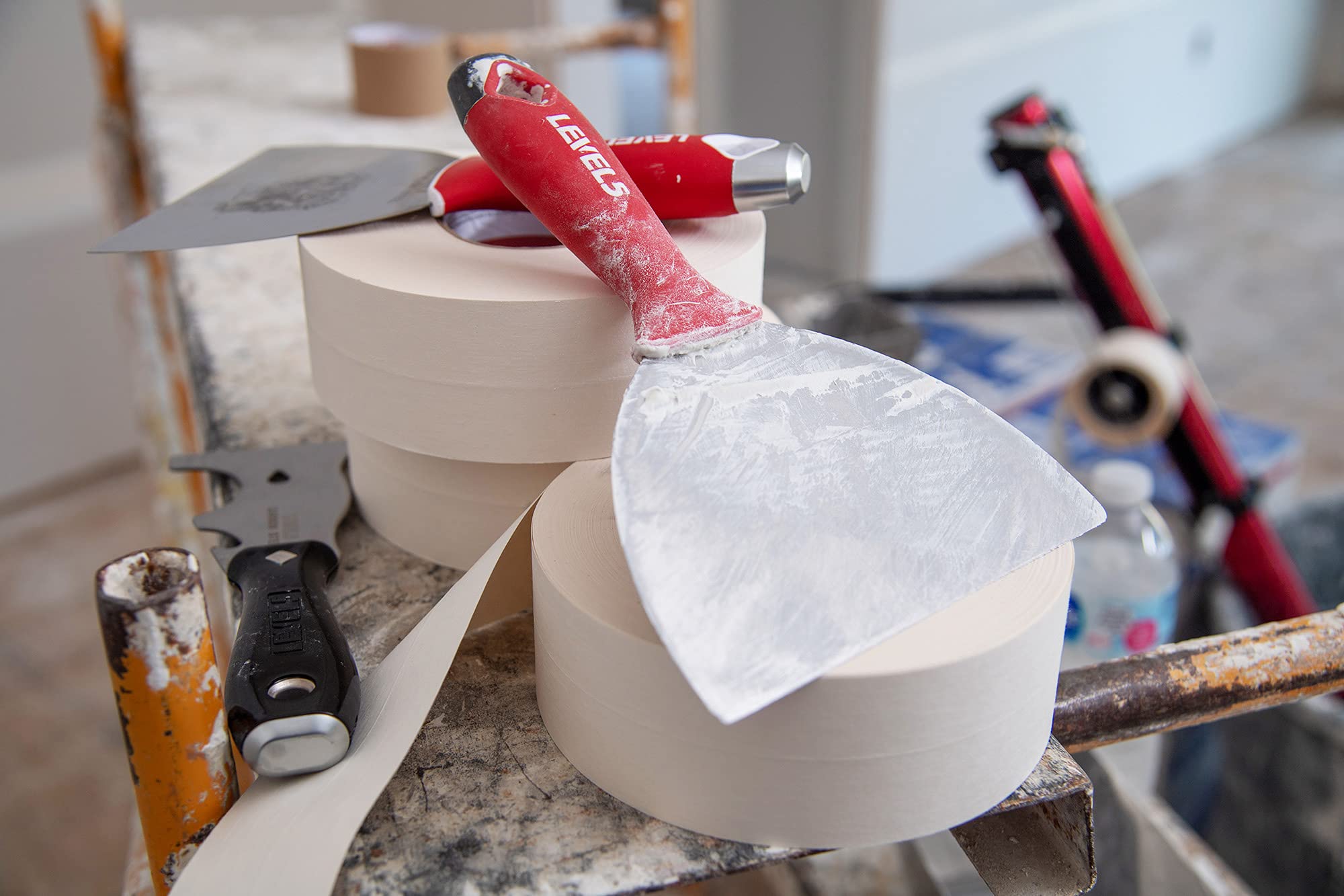 LEVEL5 pro-grade drywall tool design balances control and comfort.