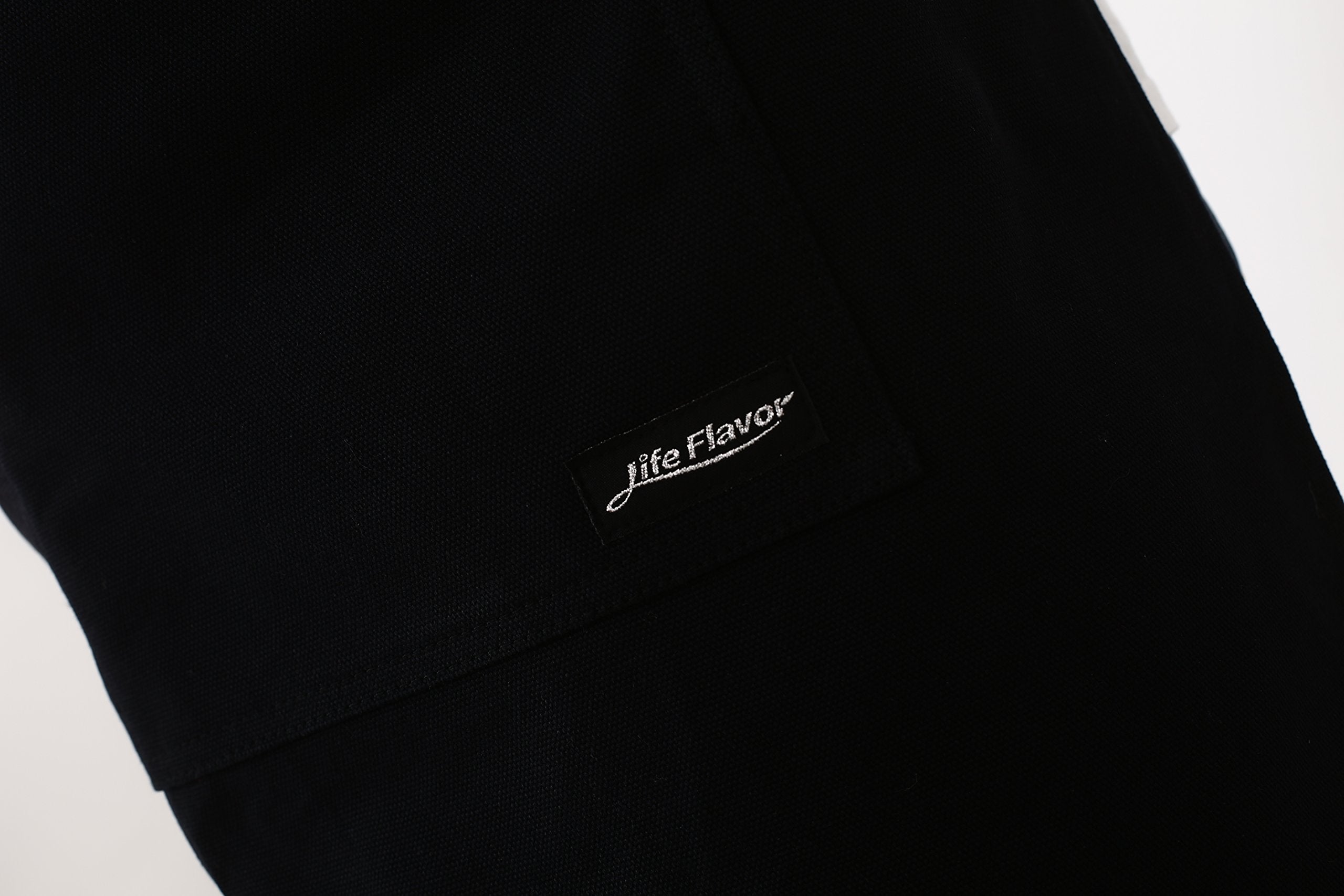 Life Flavor adjustable size feature from M to XXL for versatile fit.