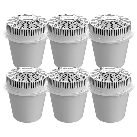 Little Luxury Vitality filter bottle pour shows crisp, filtered water.