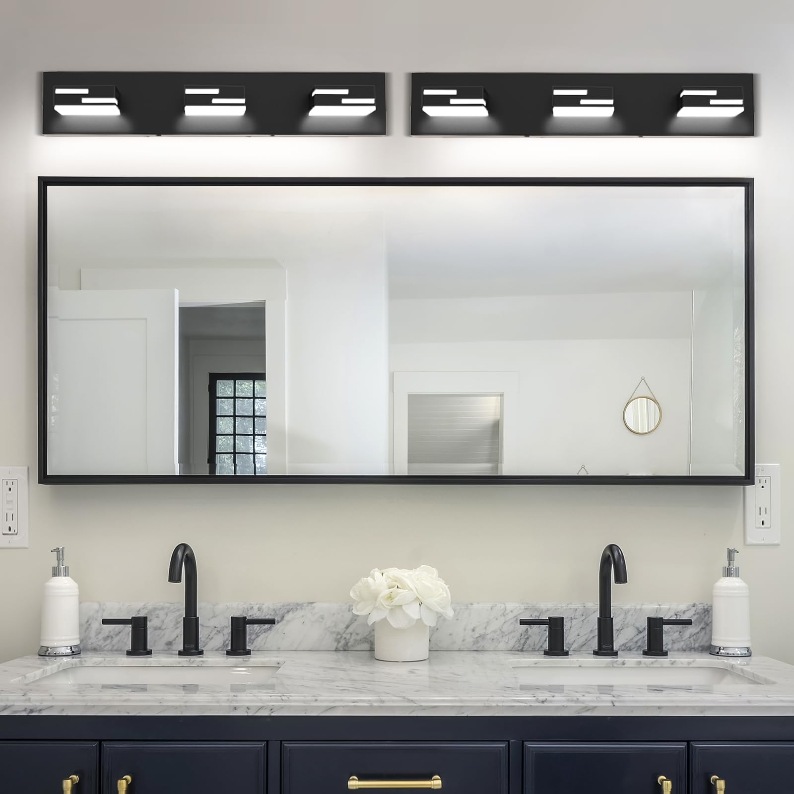 LKHF easy-installation vanity light simplifies bathroom upgrades