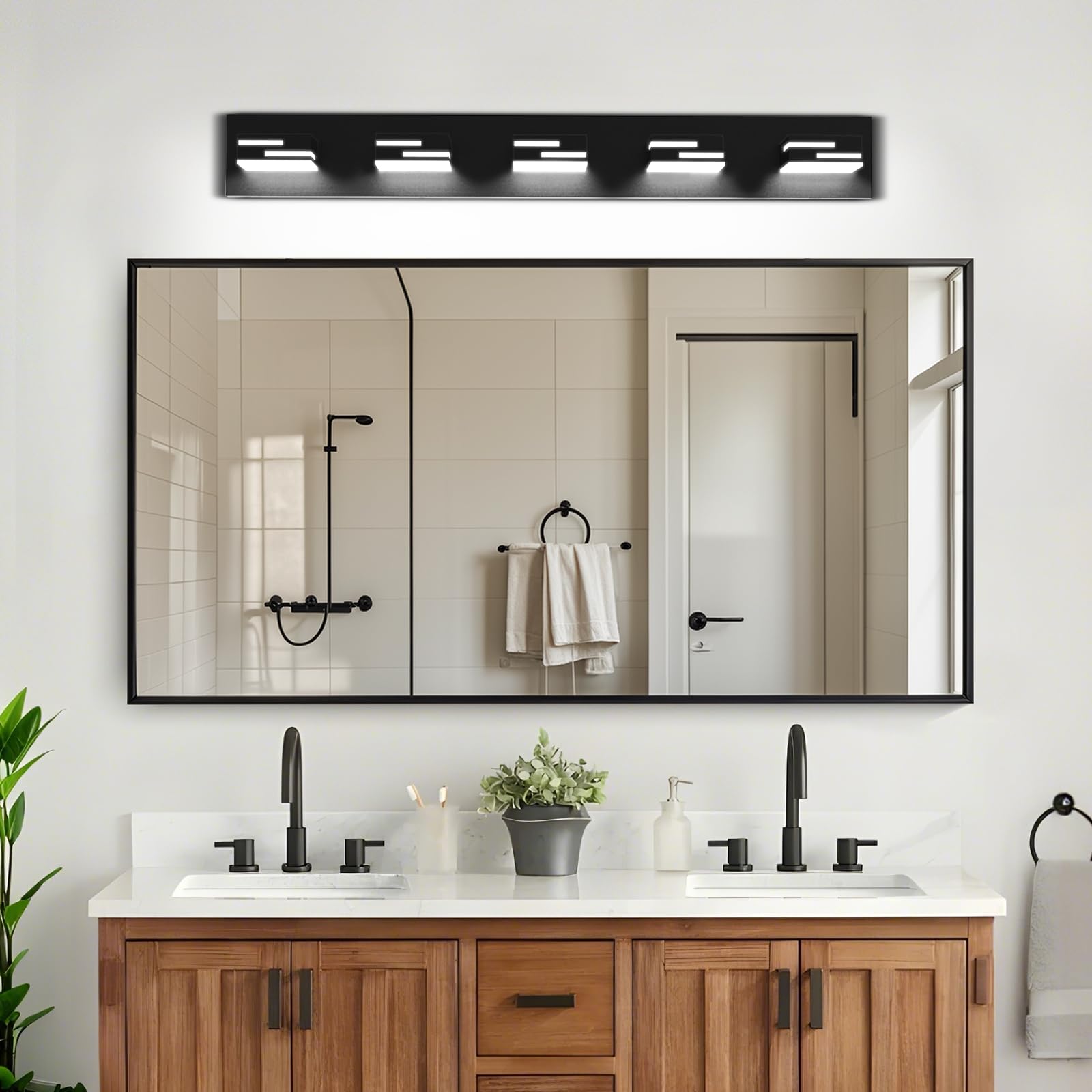 LKHF vanity light ETL-certified circuitry for safe bathroom use