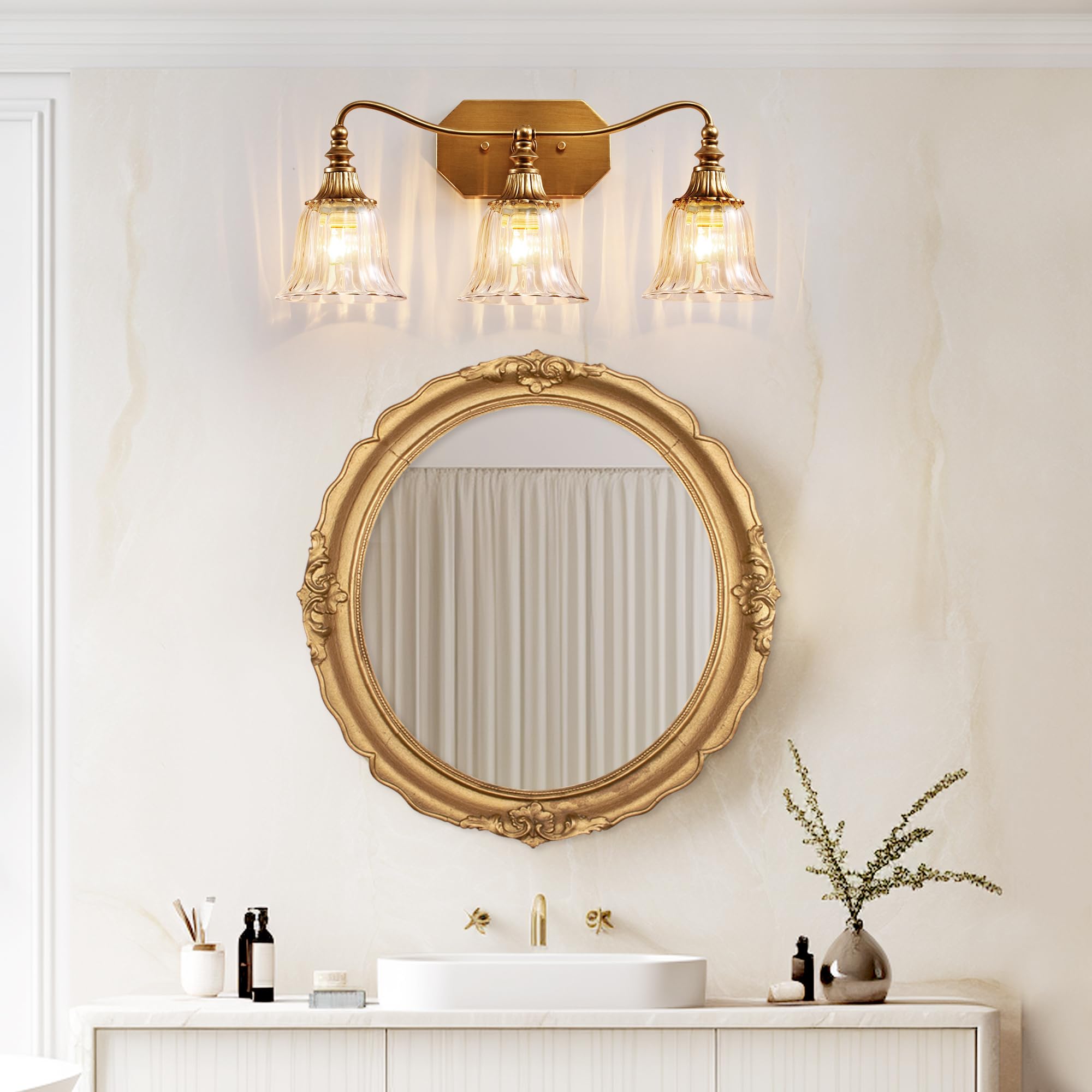 LmnLvn 3-light fixture with crystal shade in bath