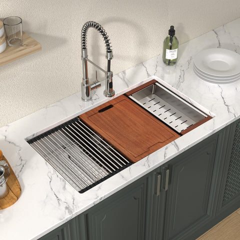 Lordear 33 undermount sink 16-gauge stainless steel highlights premium, robust construction.