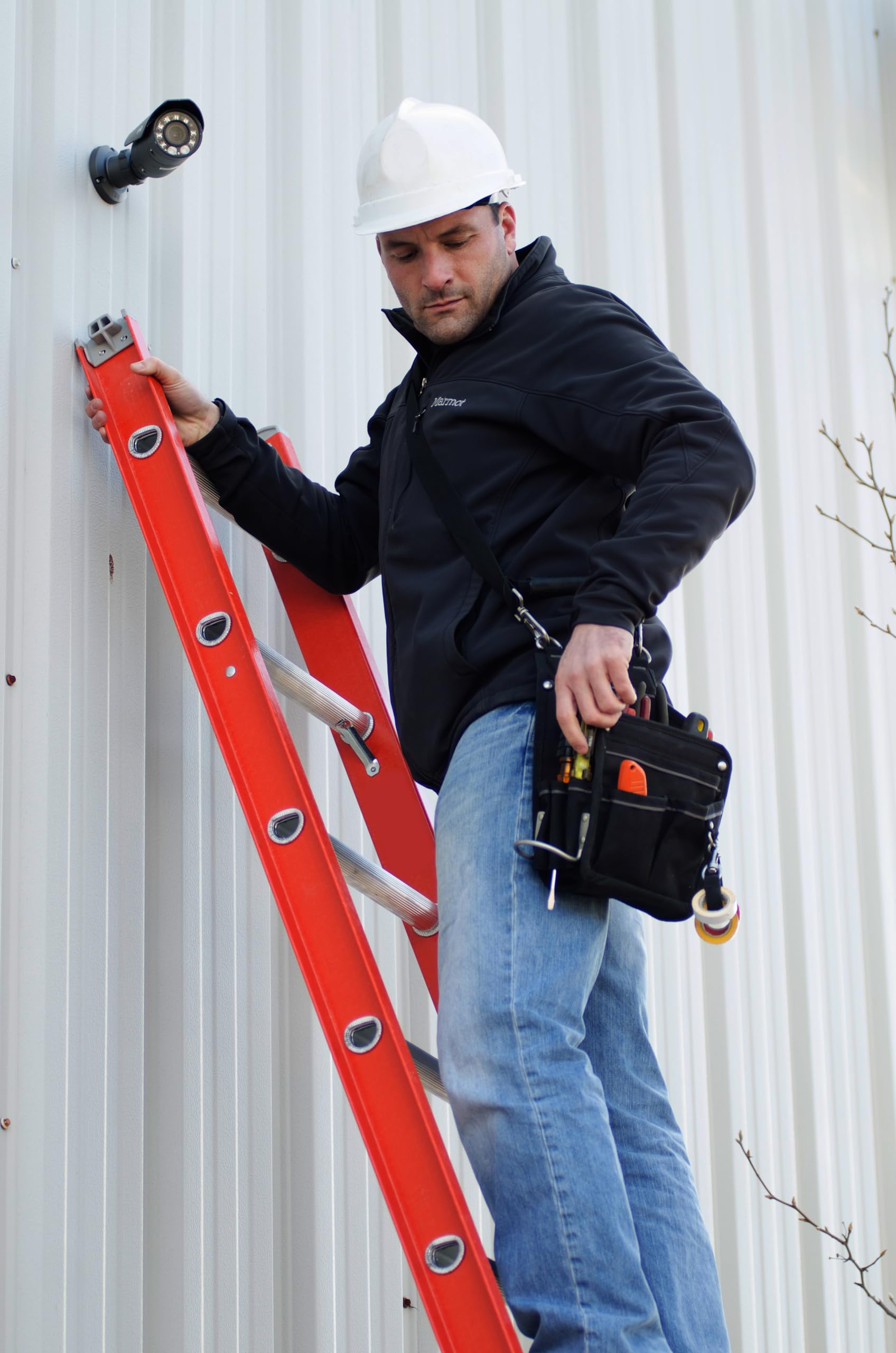 FE3224 extended in use, reaching higher work areas