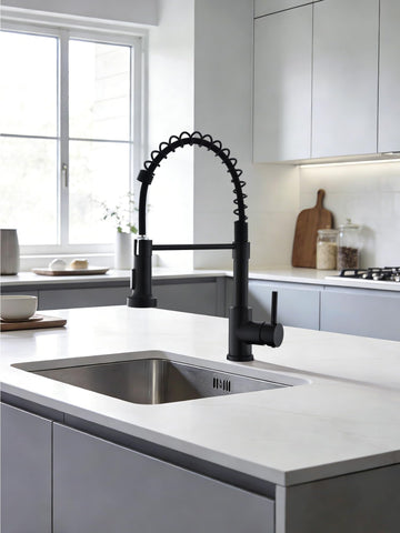 LUFEIDRA deck plate included to fit 1- or 3-hole sinks