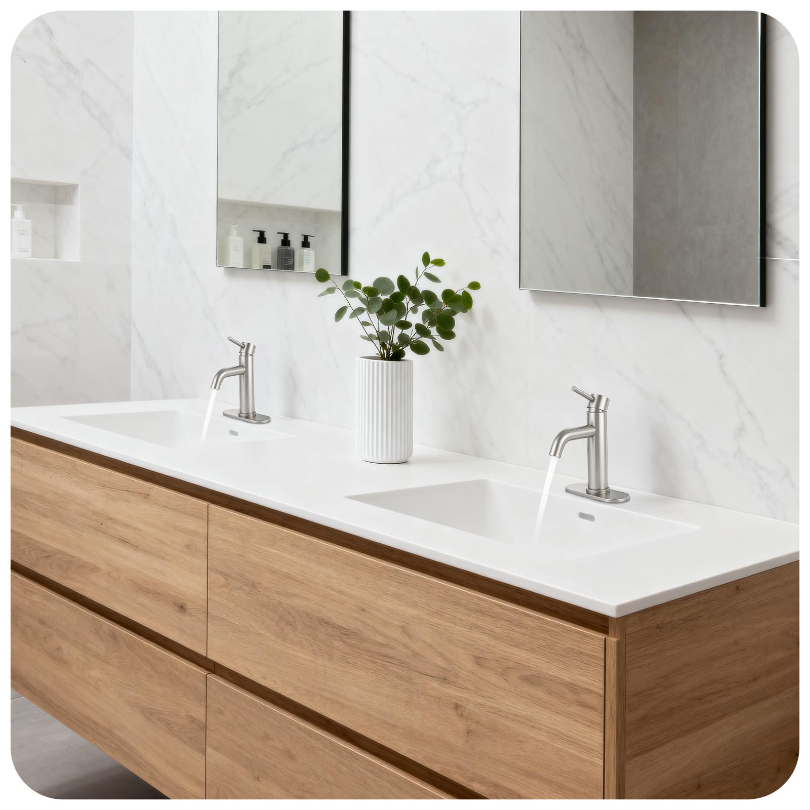LUFG laminar-flow detail provides calm, splash-minimized hand wash.