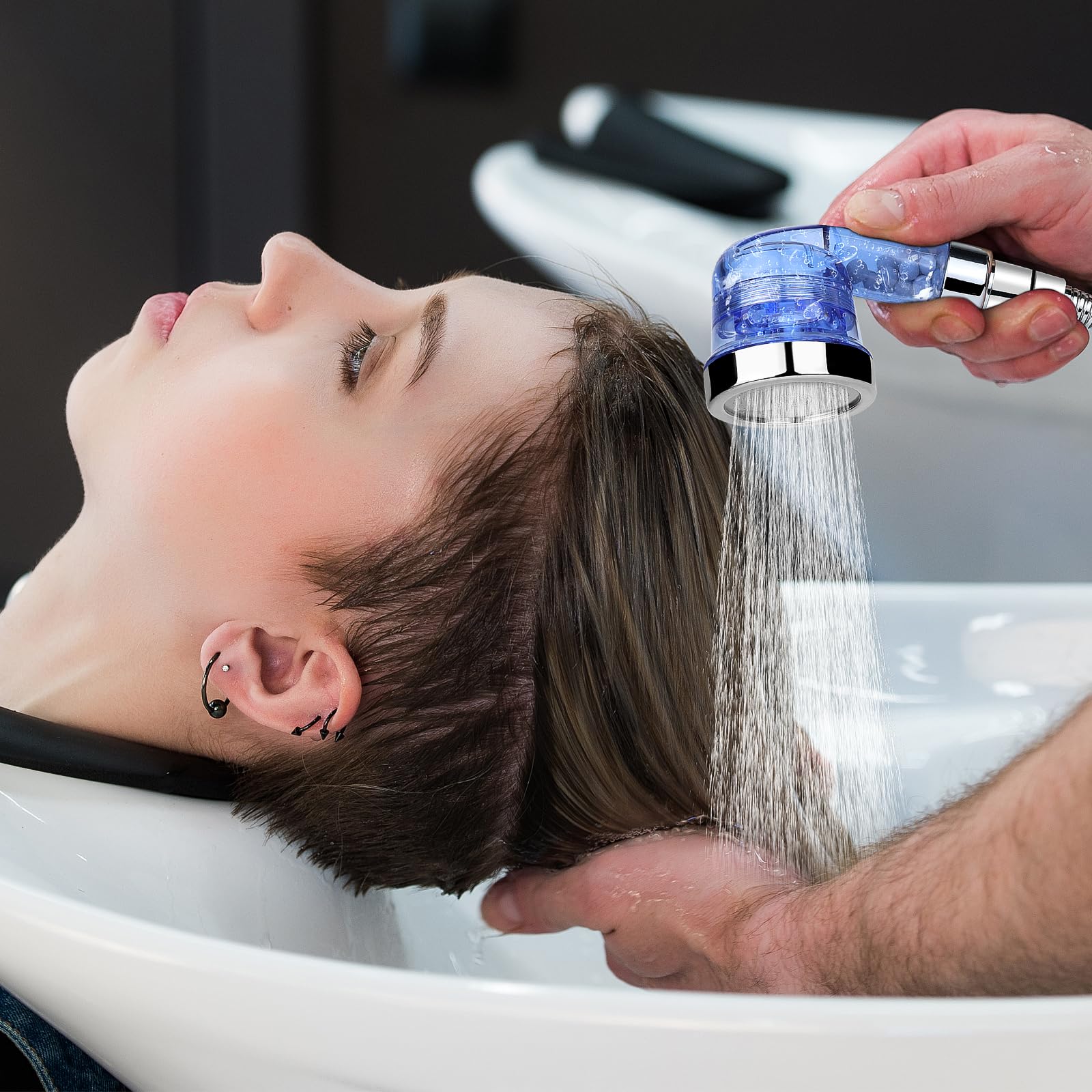 LukLoy portable salon setup simplifies on-site styling sessions for mobile services