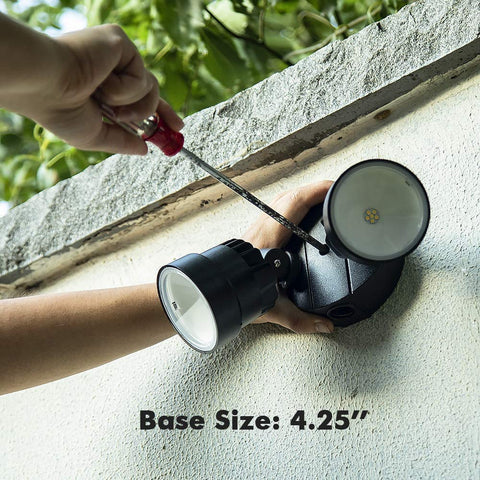LUTEC P6221B suitable for patios, gardens, and walkways with bright light