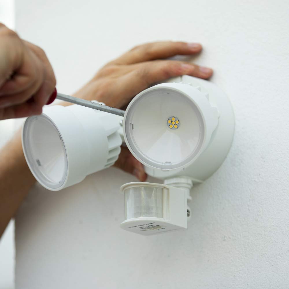 LUTEC P6221W-PIR24 weather-ready-design primes versatile outdoor use.