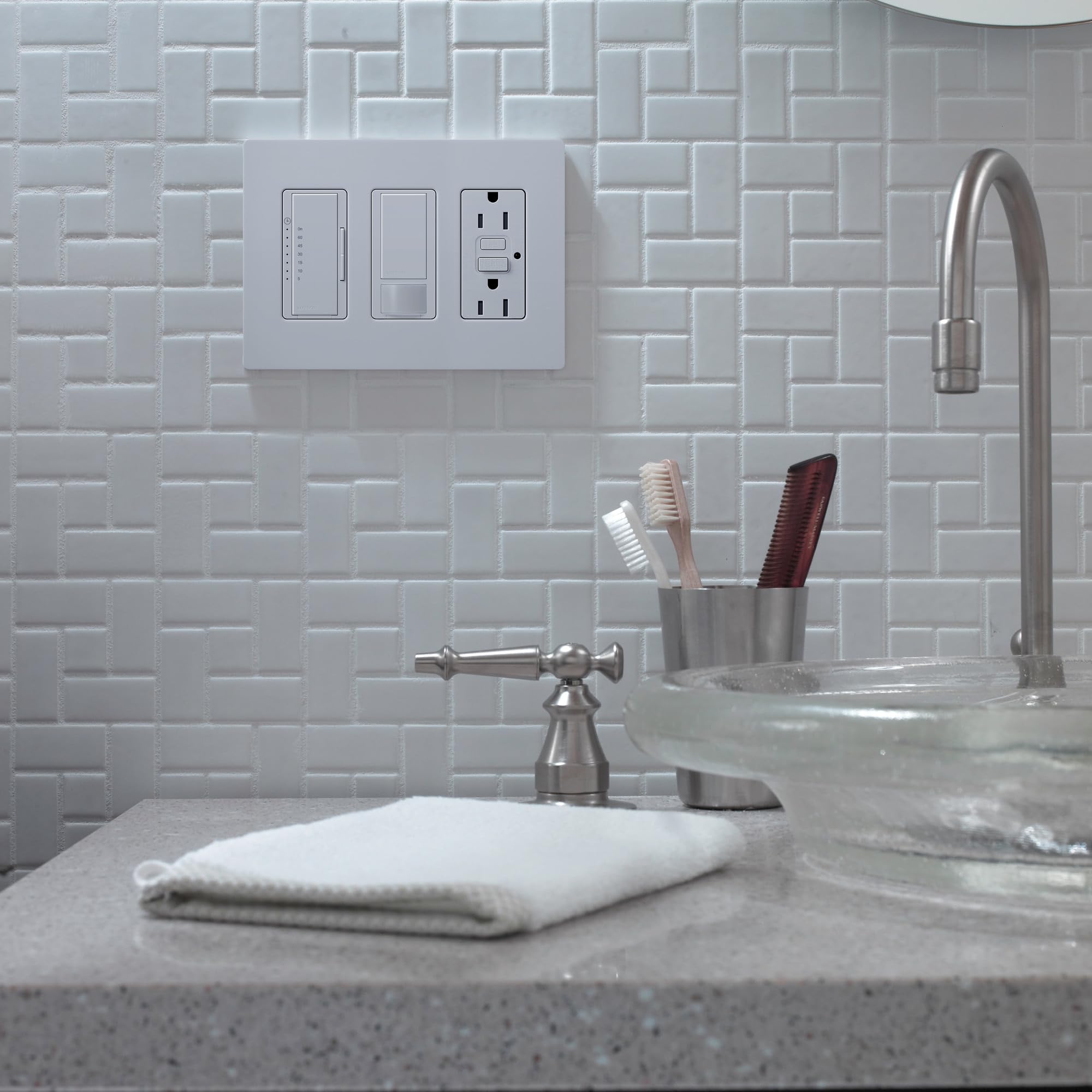 Lutron Maestro neutral-wire-required reminder supports proper installation.