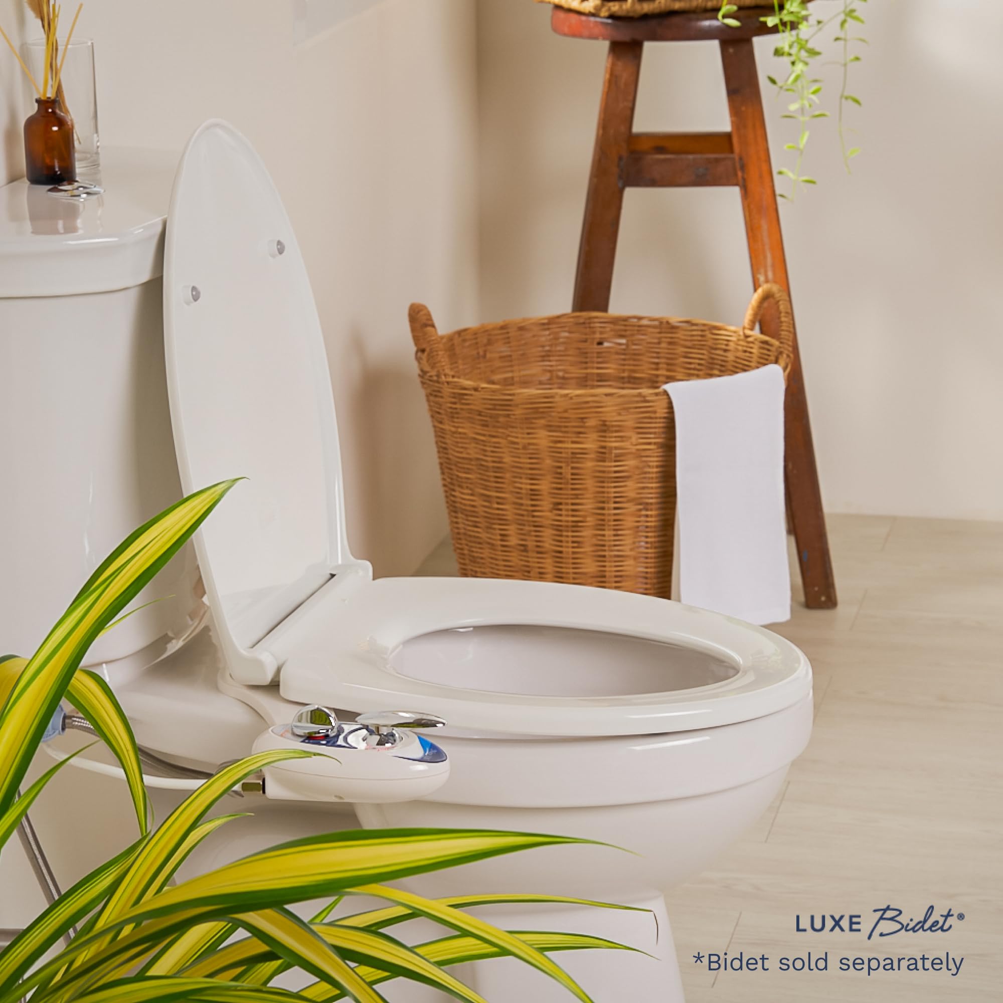 LUXE TS1008R non-slip bumpers stabilize the seat during use