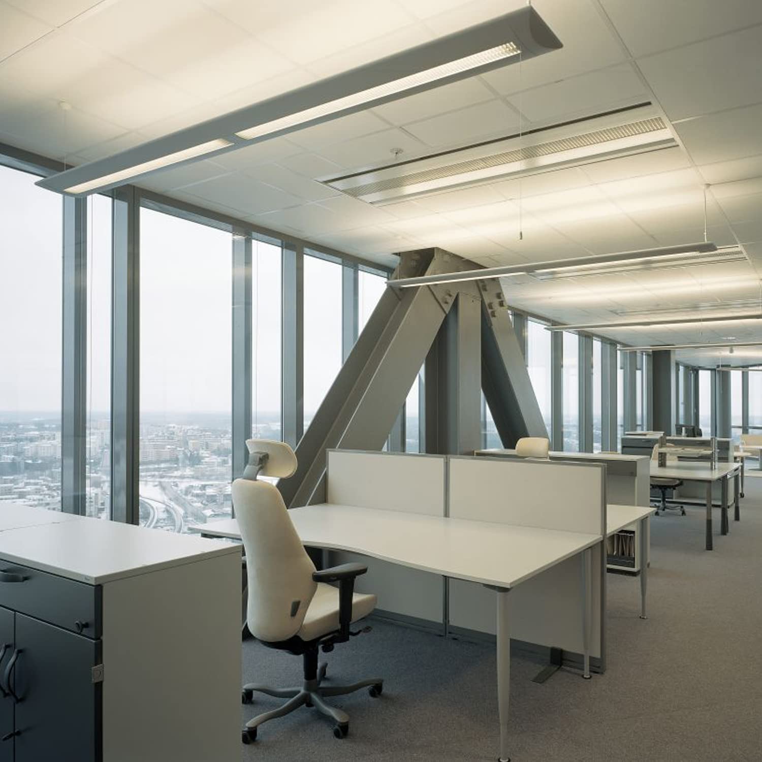 Luxrite F32T8 48in bulb with G13 base for reliable, long-lasting office lighting.