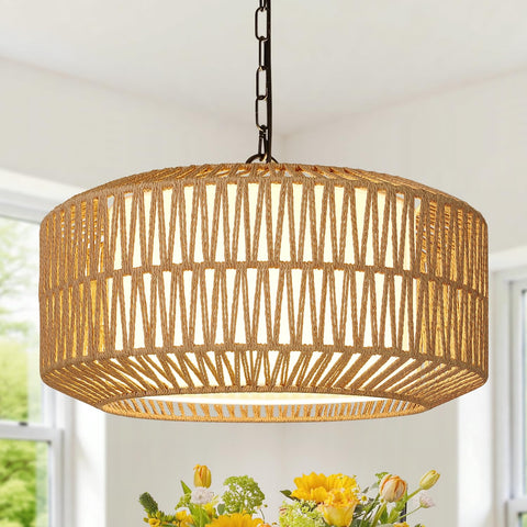 Lynnoland farmhouse chandelier with a 5-light arrangement for warm dining room ambiance.