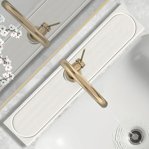 Lyxel faucet mat fast-drying close-up showing quick water absorption for a dry countertop