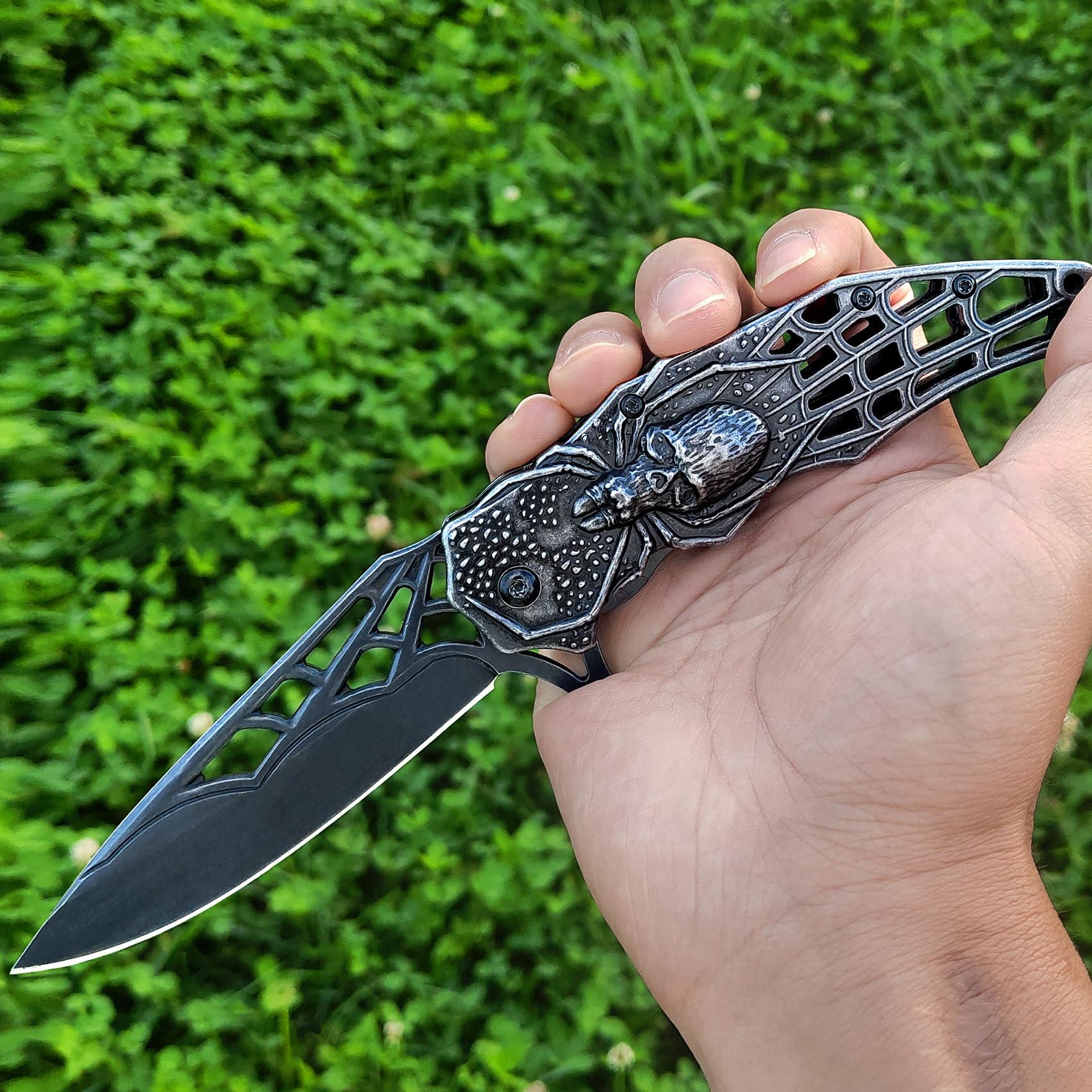 MADSMAUG pocket knife non-slip grip improves control for precise chores