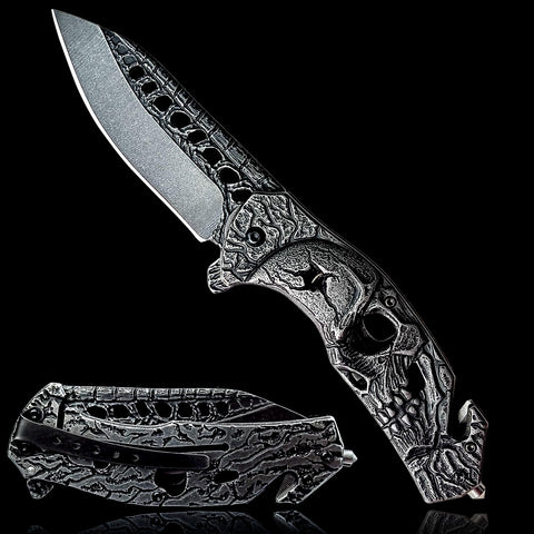 MADSMAUG knife showing one-handed flip for quick access.