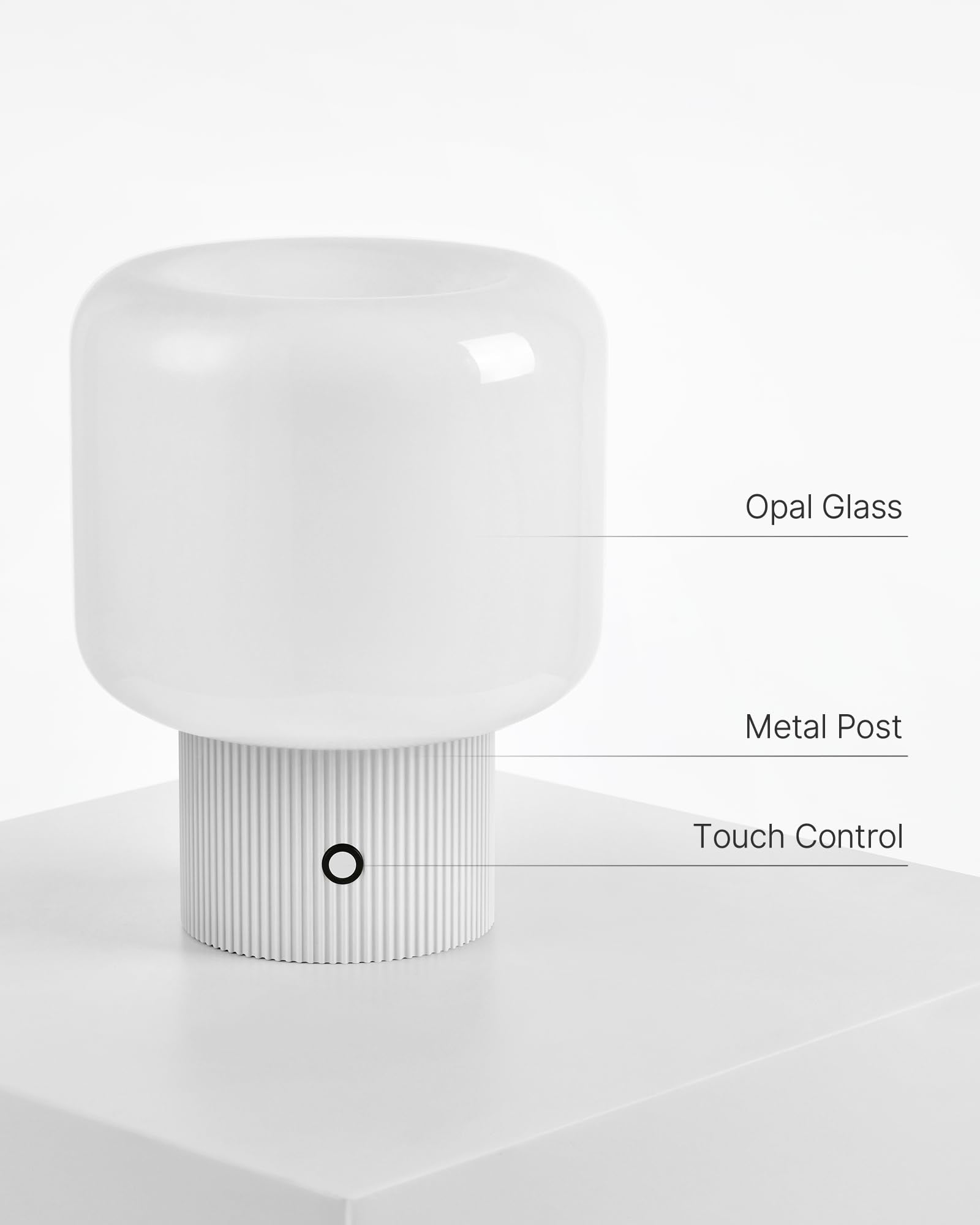 MAGCHARM Halo lamp is portable, ideal for bedside, desk, and balcony.