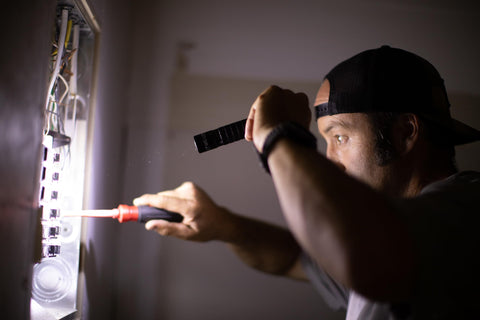 Maglite MAG-TAC quick-click switch for momentary or full power.