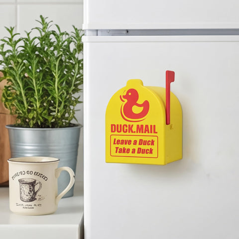 Back magnets of Maiguinzaa mailbox securing it to metal surfaces
