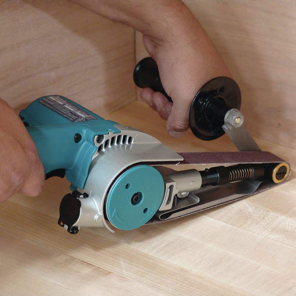 Makita 9031 lightweight 4.6 lb body suits close-quarter sanding