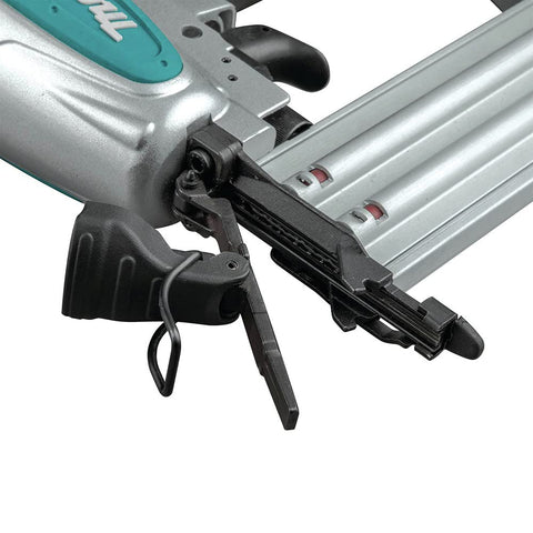 Makita AF506 lightweight construction at 2.9 pounds for comfortable use.