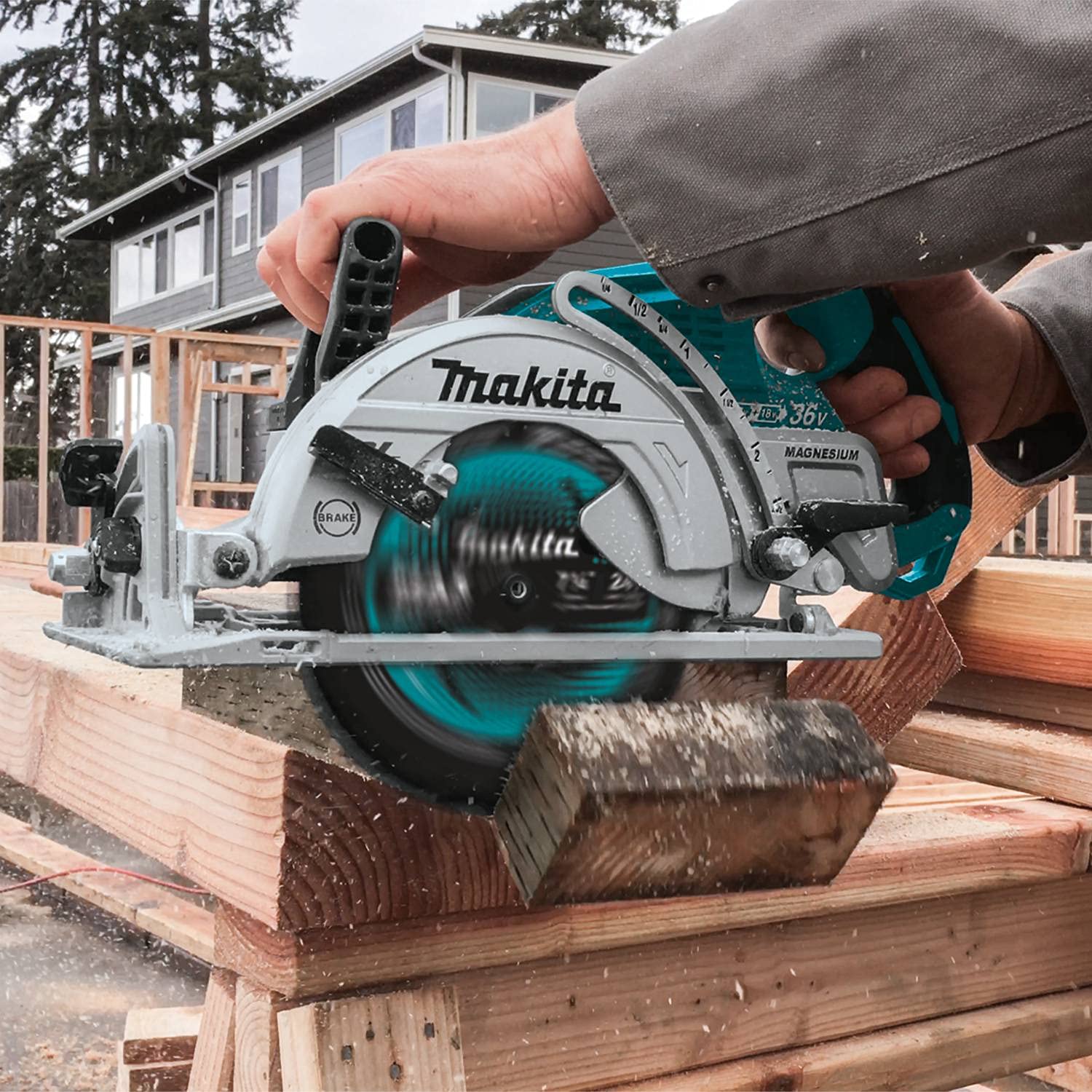 Makita B-61656-3 ultra-thin kerf blade reduces tool load for smoother cuts.