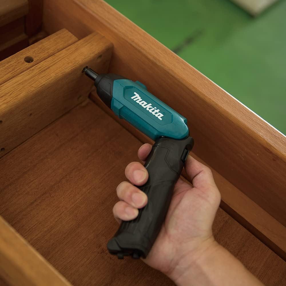 Makita DF001DW folds into pistol grip for precise control in corners.