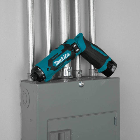 Makita DF012DSE two-speed gear adapts to high or low torque needs.