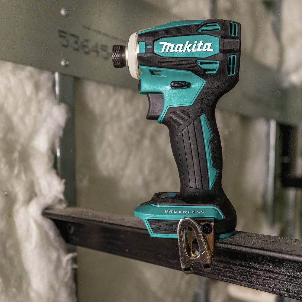 Makita XDT19Z reverse auto-stop helps prevent over-loosening of fasteners.