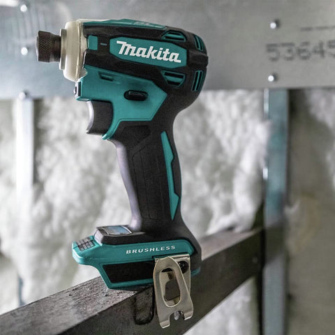 Makita XDT19Z Star Protection keeps tool and battery data in sync.