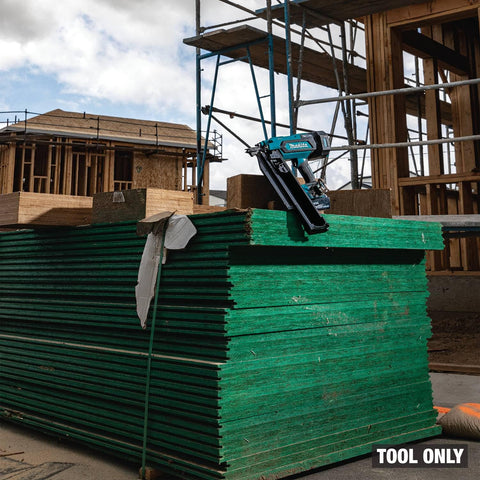 Makita XNB03Z anti-slip nose improves angle control